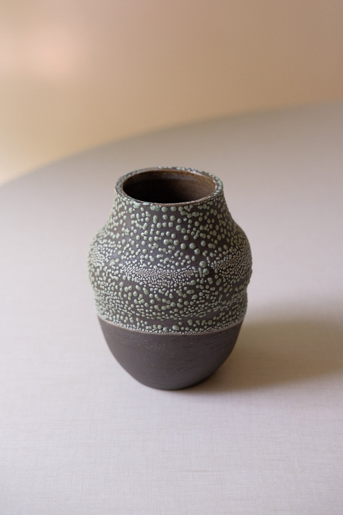 Dewy Contrast Vase (Curve)