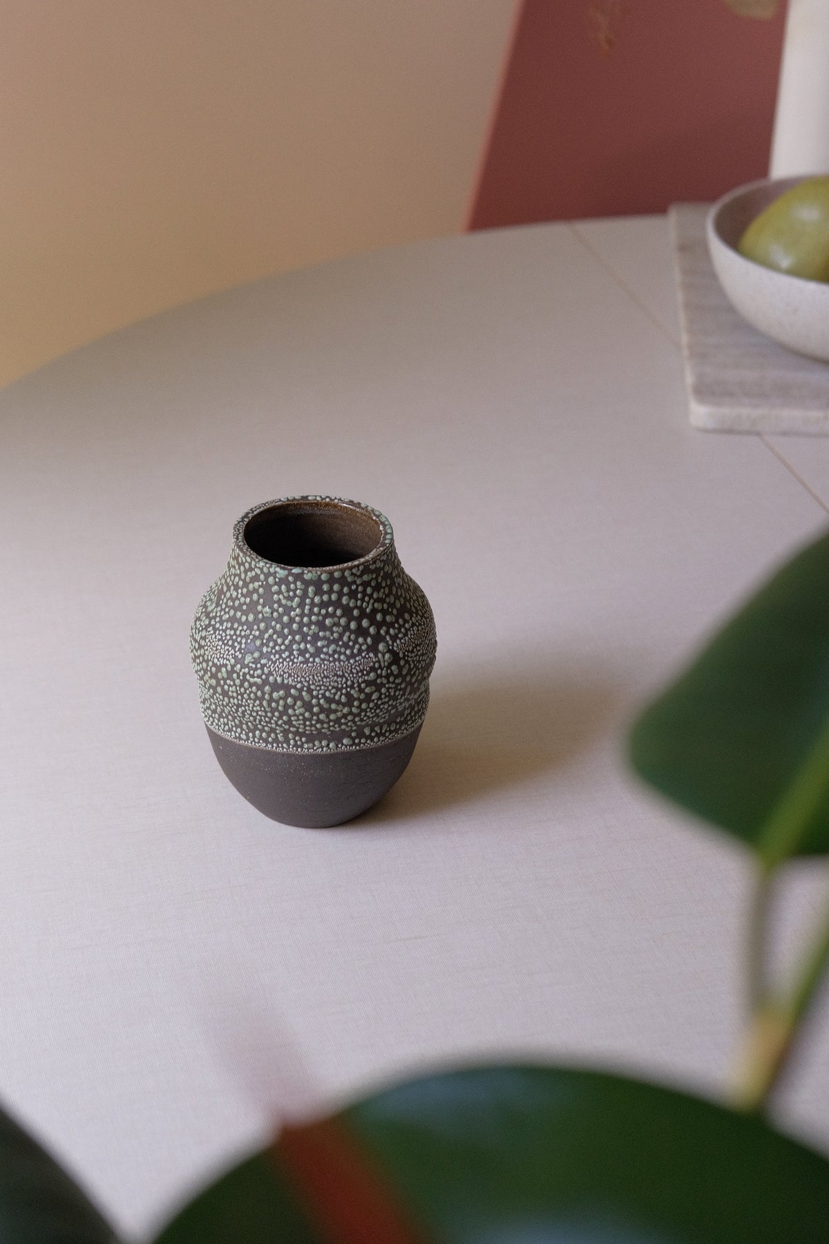 Dewy Contrast Vase (Curve)