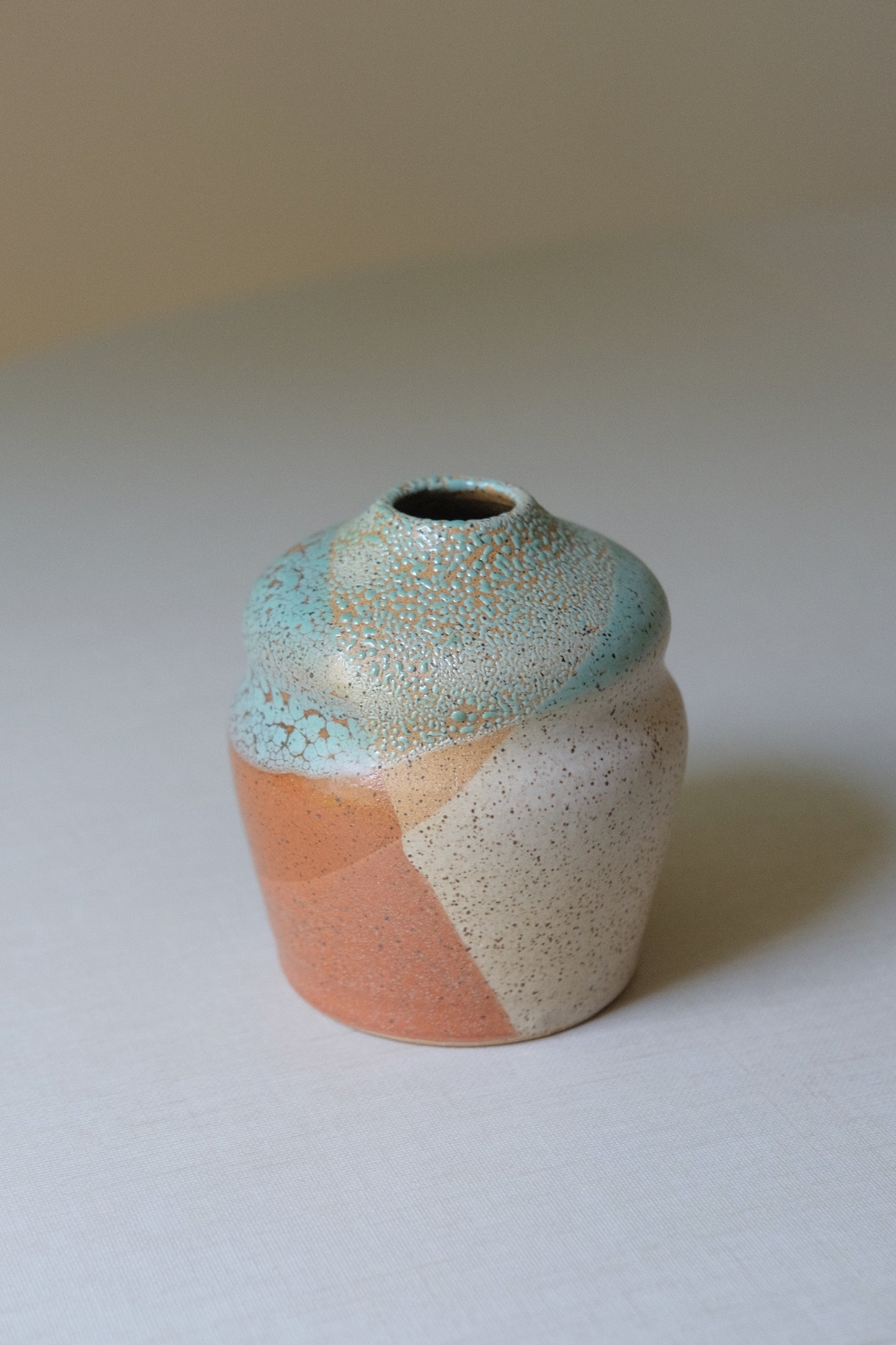 Curve Dewy Bud Vase